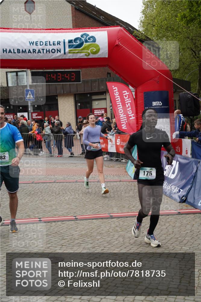 04.05.2025 - 8. Wedeler Halbmarathon Felixshl http://msf.ph/oto/7818735 04.05.2025 11:43:40 Ziel 175, 555, 882 meine-sportfotos.de