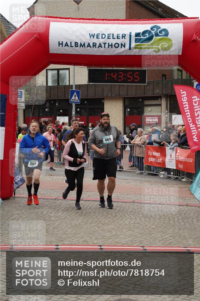 04.05.2025 - 8. Wedeler Halbmarathon Felixshl http://msf.ph/oto/7818754 04.05.2025 11:43:53 Ziel 10, 109, 264, 587, 665, 667, 854 meine-sportfotos.de