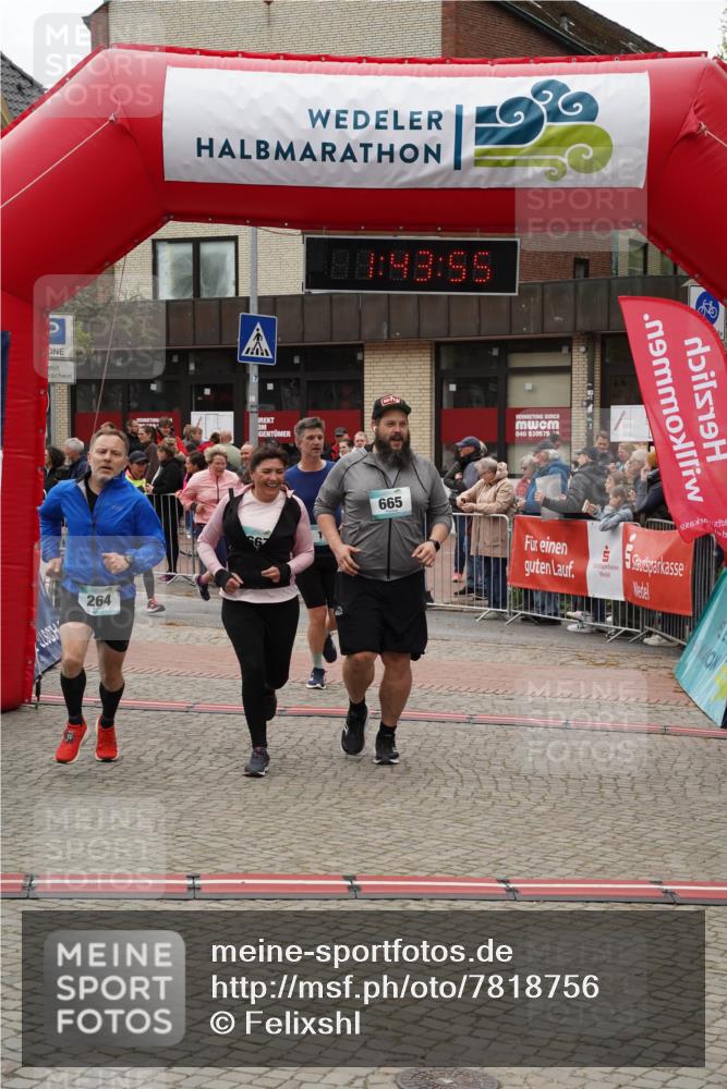 04.05.2025 - 8. Wedeler Halbmarathon Felixshl http://msf.ph/oto/7818756 04.05.2025 11:43:53 Ziel 10, 109, 264, 587, 665, 667, 854 meine-sportfotos.de