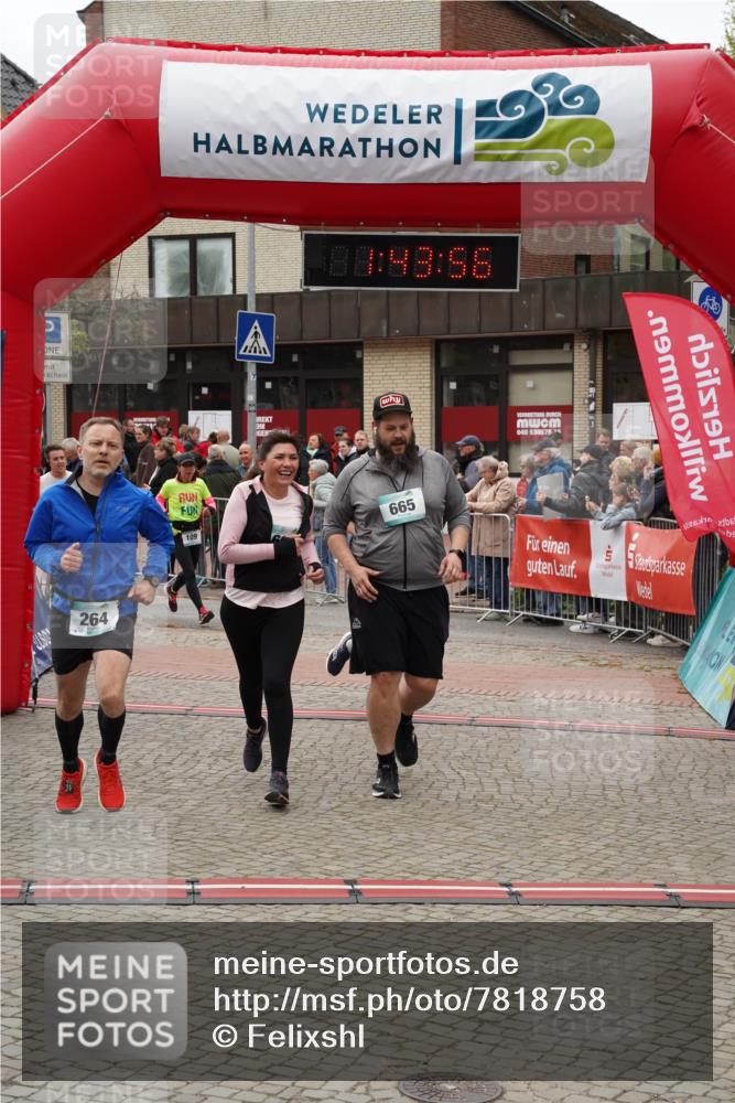 04.05.2025 - 8. Wedeler Halbmarathon Felixshl http://msf.ph/oto/7818758 04.05.2025 11:43:53 Ziel 10, 109, 264, 587, 665, 667, 854 meine-sportfotos.de