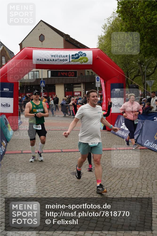 04.05.2025 - 8. Wedeler Halbmarathon Felixshl http://msf.ph/oto/7818770 04.05.2025 11:43:58 Ziel 10, 109, 264, 587, 665, 667, 1003, 1106 meine-sportfotos.de