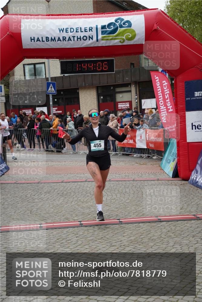 04.05.2025 - 8. Wedeler Halbmarathon Felixshl http://msf.ph/oto/7818779 04.05.2025 11:44:04 Ziel 455, 558 meine-sportfotos.de