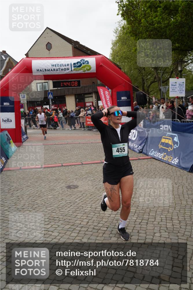 04.05.2025 - 8. Wedeler Halbmarathon Felixshl http://msf.ph/oto/7818784 04.05.2025 11:44:06 Ziel 455, 558 meine-sportfotos.de