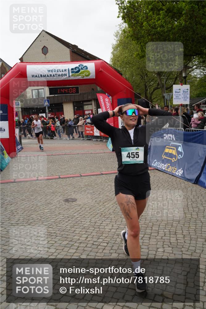 04.05.2025 - 8. Wedeler Halbmarathon Felixshl http://msf.ph/oto/7818785 04.05.2025 11:44:06 Ziel 455, 558 meine-sportfotos.de