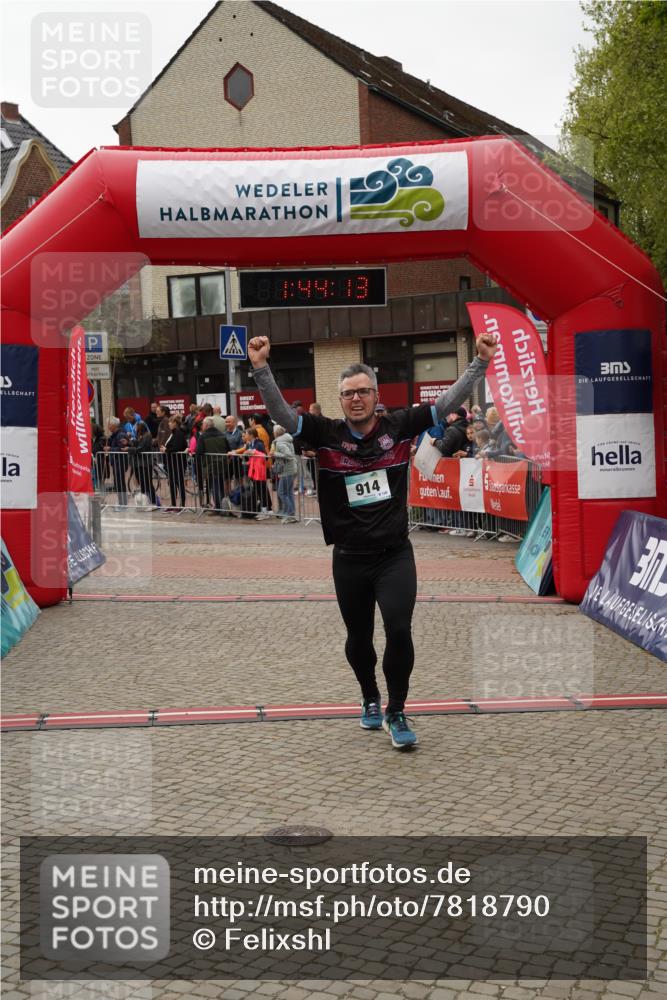 04.05.2025 - 8. Wedeler Halbmarathon Felixshl http://msf.ph/oto/7818790 04.05.2025 11:44:11 Ziel 558, 914 meine-sportfotos.de