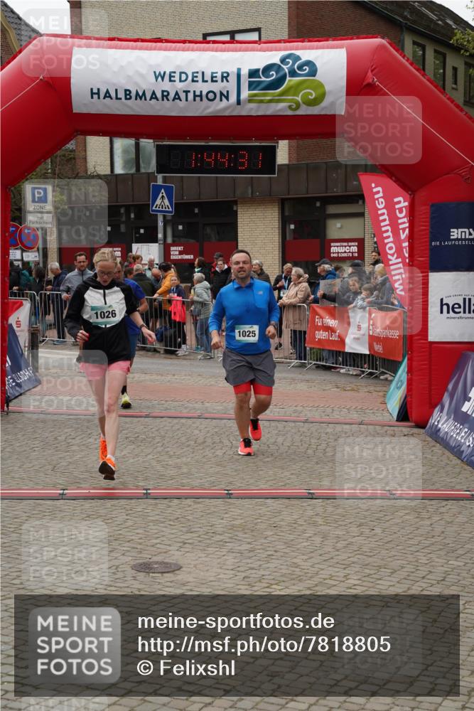 04.05.2025 - 8. Wedeler Halbmarathon Felixshl http://msf.ph/oto/7818805 04.05.2025 11:44:29 Ziel 399, 425 meine-sportfotos.de
