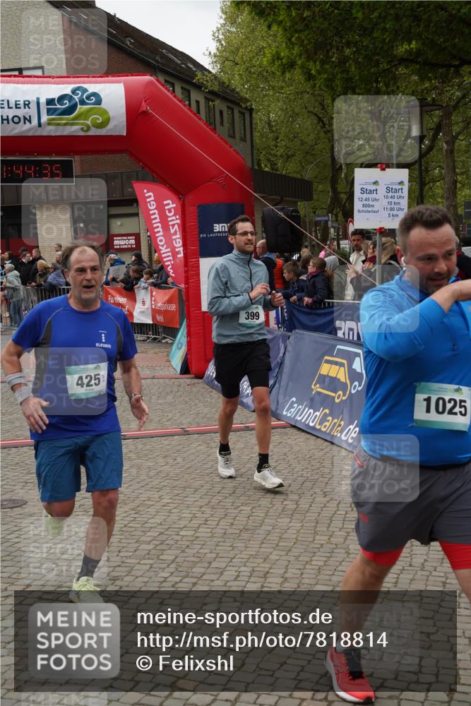 04.05.2025 - 8. Wedeler Halbmarathon Felixshl http://msf.ph/oto/7818814 04.05.2025 11:44:33 Ziel 399, 425 meine-sportfotos.de