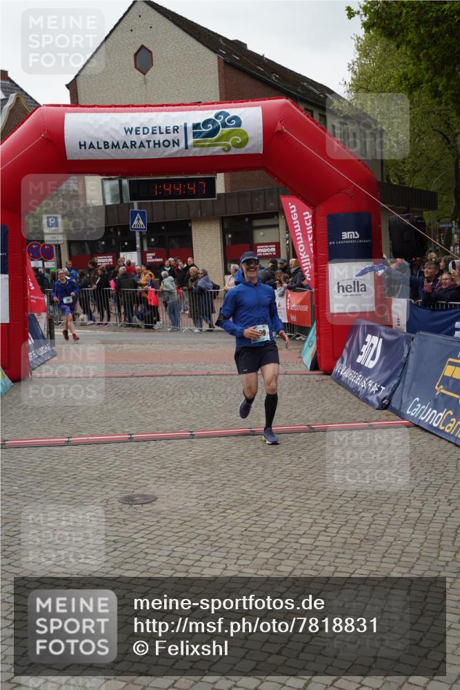 04.05.2025 - 8. Wedeler Halbmarathon Felixshl http://msf.ph/oto/7818831 04.05.2025 11:44:45 Ziel 39, 209 meine-sportfotos.de