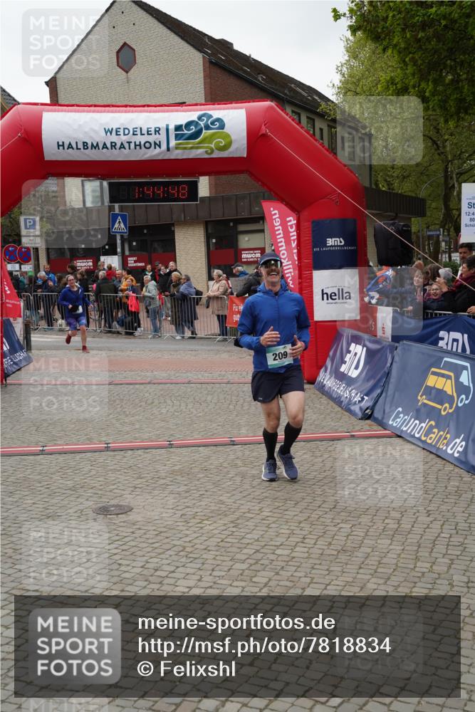 04.05.2025 - 8. Wedeler Halbmarathon Felixshl http://msf.ph/oto/7818834 04.05.2025 11:44:45 Ziel 39, 209 meine-sportfotos.de