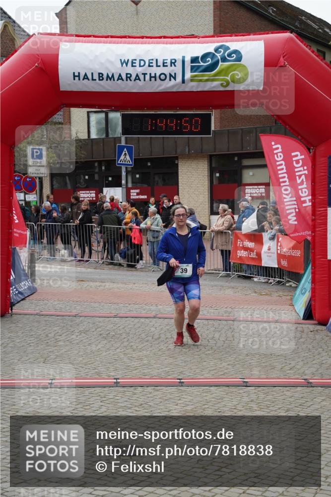 04.05.2025 - 8. Wedeler Halbmarathon Felixshl http://msf.ph/oto/7818838 04.05.2025 11:44:48 Ziel 39, 209 meine-sportfotos.de