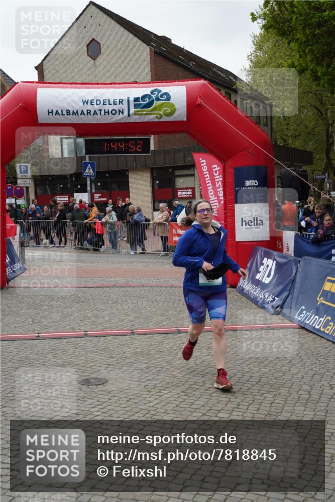 04.05.2025 - 8. Wedeler Halbmarathon Felixshl http://msf.ph/oto/7818845 04.05.2025 11:44:50 Ziel 39, 209 meine-sportfotos.de