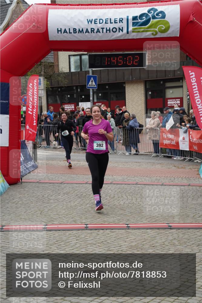 04.05.2025 - 8. Wedeler Halbmarathon Felixshl http://msf.ph/oto/7818853 04.05.2025 11:45:00 Ziel 392, 421, 714 meine-sportfotos.de