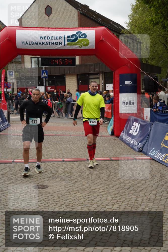 04.05.2025 - 8. Wedeler Halbmarathon Felixshl http://msf.ph/oto/7818905 04.05.2025 11:45:32 Ziel 471, 808, 1120 meine-sportfotos.de