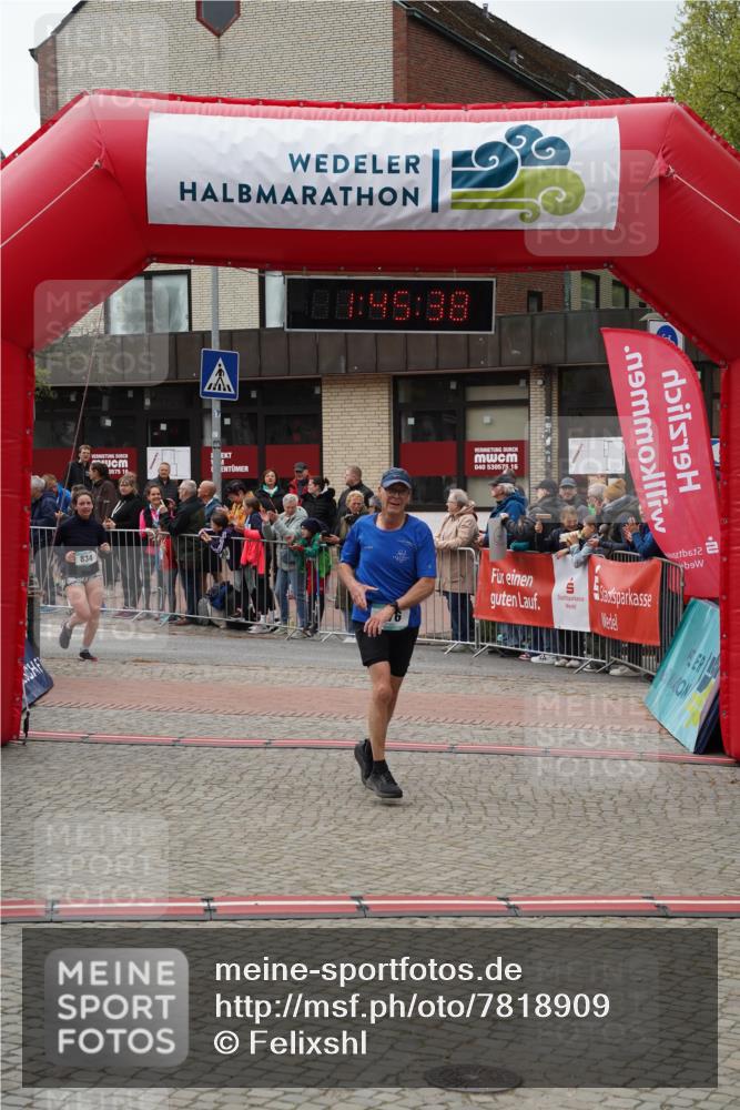 04.05.2025 - 8. Wedeler Halbmarathon Felixshl http://msf.ph/oto/7818909 04.05.2025 11:45:36 Ziel 576, 834 meine-sportfotos.de
