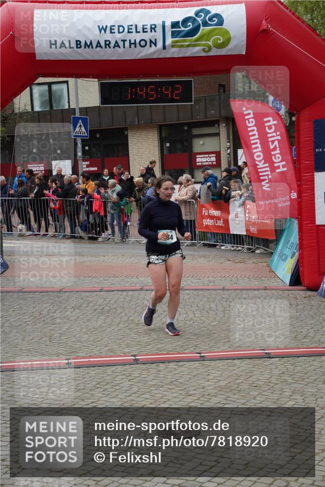 04.05.2025 - 8. Wedeler Halbmarathon Felixshl http://msf.ph/oto/7818920 04.05.2025 11:45:40 Ziel 67, 576, 834 meine-sportfotos.de