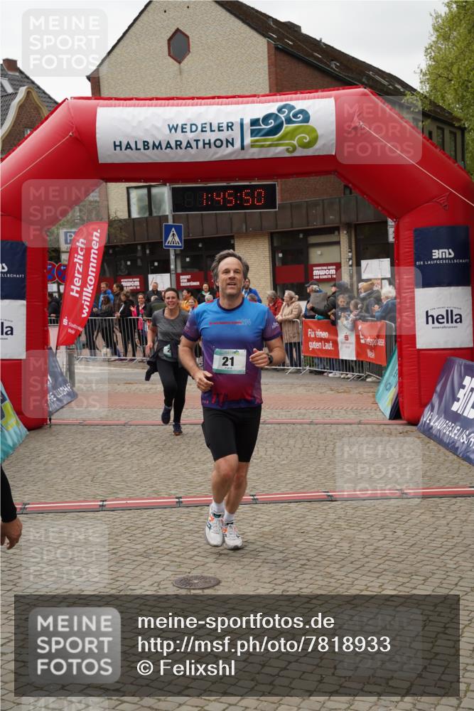 04.05.2025 - 8. Wedeler Halbmarathon Felixshl http://msf.ph/oto/7818933 04.05.2025 11:45:48 Ziel 21, 67, 292 meine-sportfotos.de