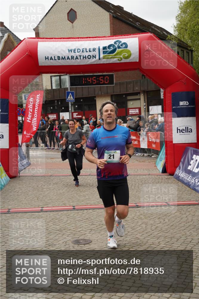 04.05.2025 - 8. Wedeler Halbmarathon Felixshl http://msf.ph/oto/7818935 04.05.2025 11:45:48 Ziel 21, 67, 292 meine-sportfotos.de