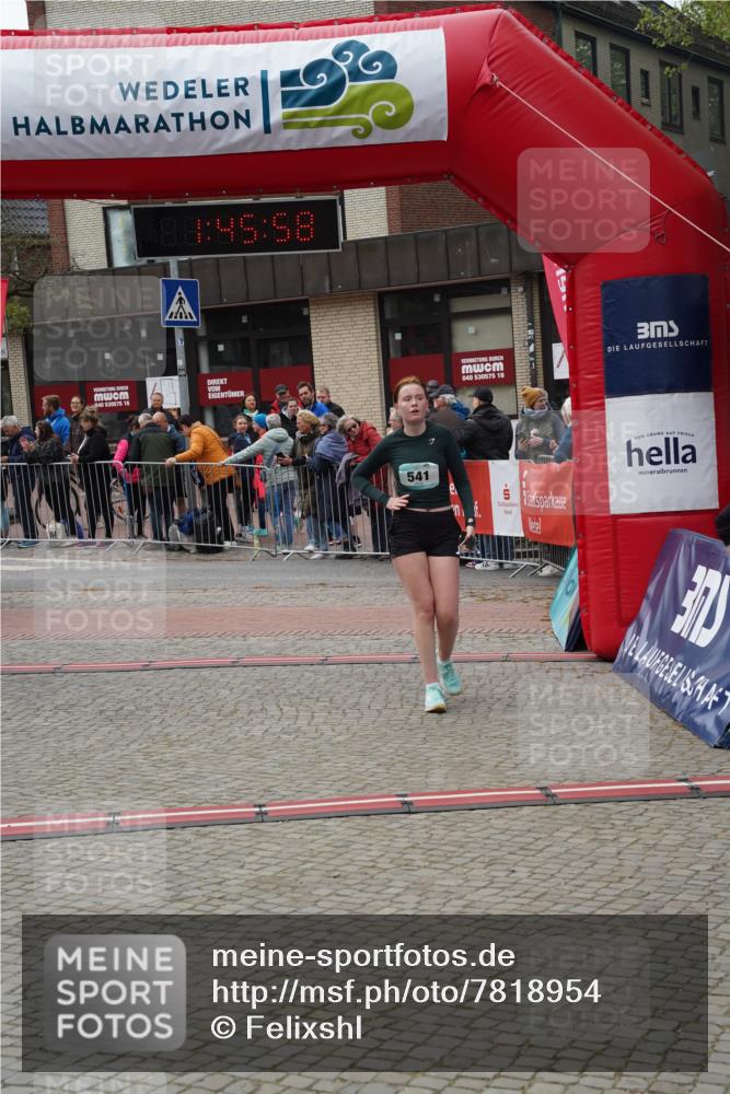 04.05.2025 - 8. Wedeler Halbmarathon Felixshl http://msf.ph/oto/7818954 04.05.2025 11:45:56 Ziel 541, 1179 meine-sportfotos.de