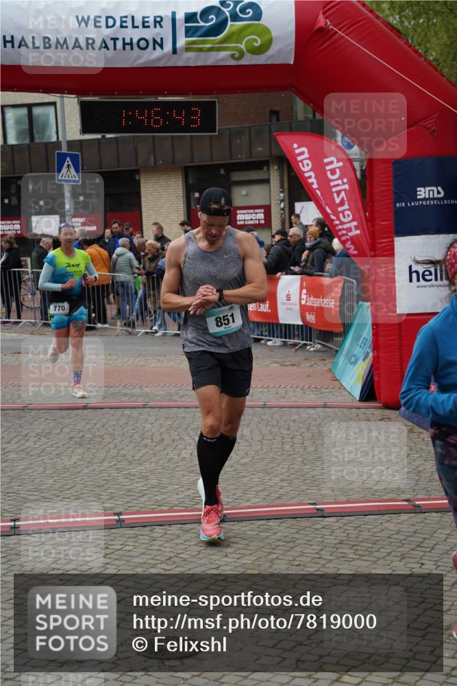 04.05.2025 - 8. Wedeler Halbmarathon Felixshl http://msf.ph/oto/7819000 04.05.2025 11:46:41 Ziel 770, 851, 855, 999, 1012 meine-sportfotos.de