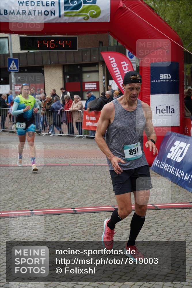 04.05.2025 - 8. Wedeler Halbmarathon Felixshl http://msf.ph/oto/7819003 04.05.2025 11:46:42 Ziel 770, 851, 855, 999, 1012 meine-sportfotos.de