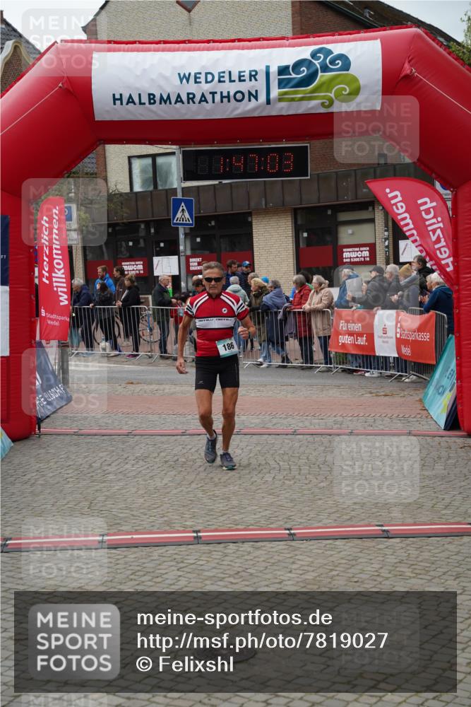 04.05.2025 - 8. Wedeler Halbmarathon Felixshl http://msf.ph/oto/7819027 04.05.2025 11:47:01 Ziel 186, 243 meine-sportfotos.de