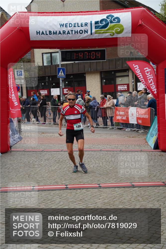 04.05.2025 - 8. Wedeler Halbmarathon Felixshl http://msf.ph/oto/7819029 04.05.2025 11:47:02 Ziel 186, 243 meine-sportfotos.de