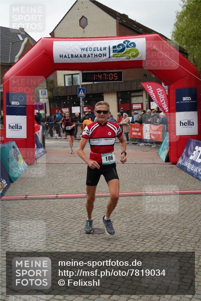 04.05.2025 - 8. Wedeler Halbmarathon Felixshl http://msf.ph/oto/7819034 04.05.2025 11:47:03 Ziel 186, 243 meine-sportfotos.de