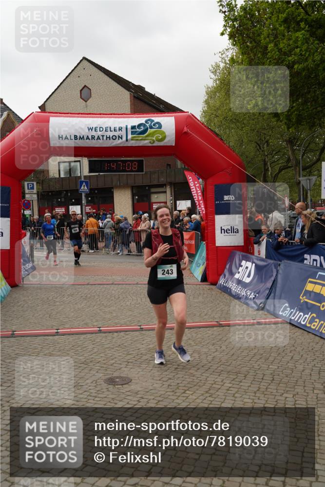 04.05.2025 - 8. Wedeler Halbmarathon Felixshl http://msf.ph/oto/7819039 04.05.2025 11:47:06 Ziel 186, 243, 866, 972 meine-sportfotos.de