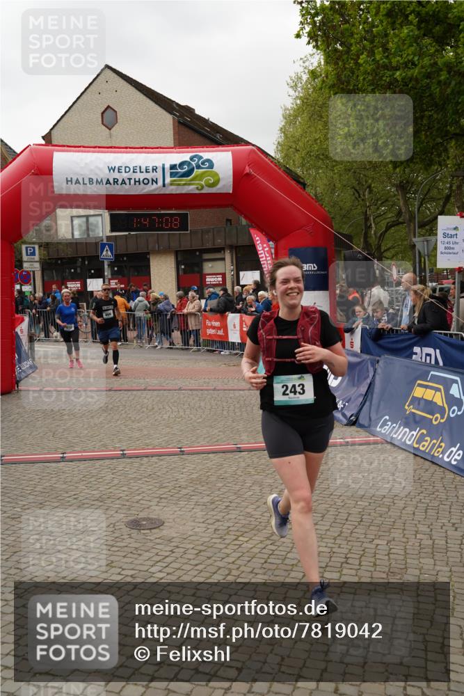 04.05.2025 - 8. Wedeler Halbmarathon Felixshl http://msf.ph/oto/7819042 04.05.2025 11:47:06 Ziel 186, 243, 866, 972 meine-sportfotos.de