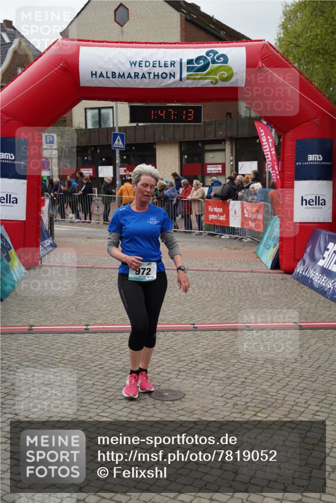 04.05.2025 - 8. Wedeler Halbmarathon Felixshl http://msf.ph/oto/7819052 04.05.2025 11:47:11 Ziel 866, 972 meine-sportfotos.de