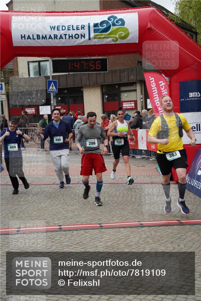 04.05.2025 - 8. Wedeler Halbmarathon Felixshl http://msf.ph/oto/7819109 04.05.2025 11:47:54 Ziel 125, 286, 363, 489, 490, 511 meine-sportfotos.de