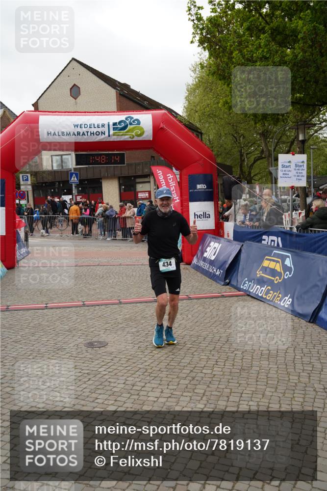 04.05.2025 - 8. Wedeler Halbmarathon Felixshl http://msf.ph/oto/7819137 04.05.2025 11:48:11 Ziel 434, 1083 meine-sportfotos.de