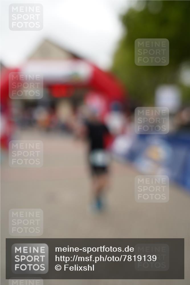 04.05.2025 - 8. Wedeler Halbmarathon Felixshl http://msf.ph/oto/7819139 04.05.2025 11:48:12 Ziel 434, 1083 meine-sportfotos.de
