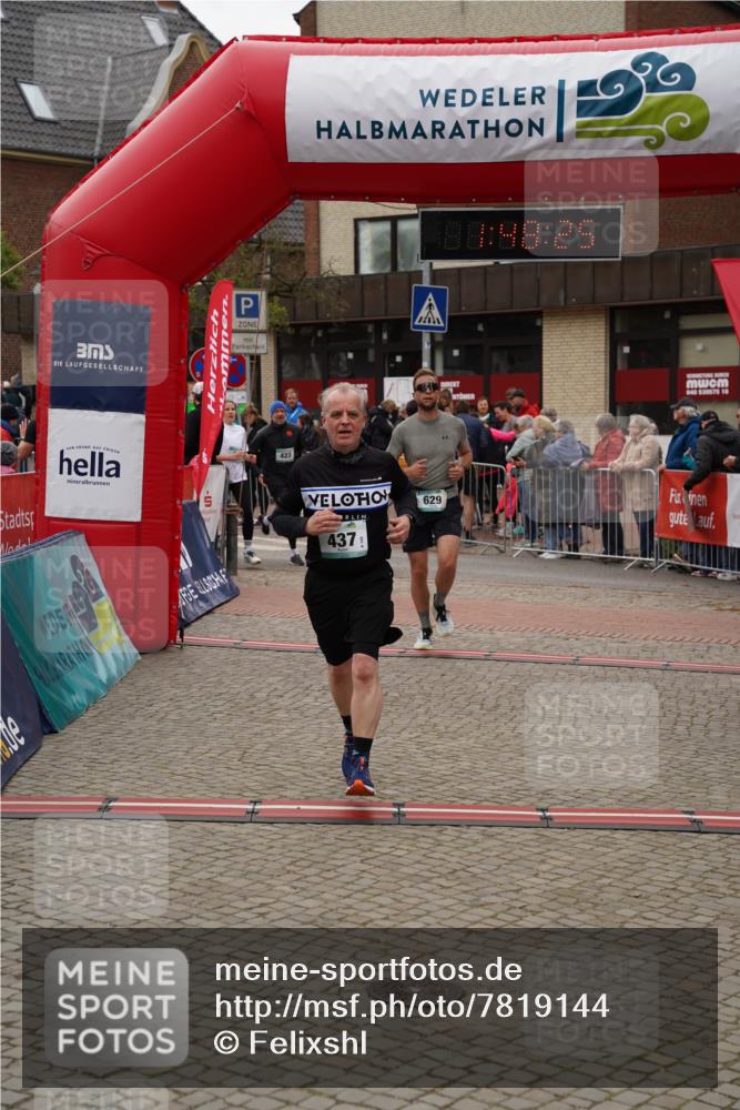 04.05.2025 - 8. Wedeler Halbmarathon Felixshl http://msf.ph/oto/7819144 04.05.2025 11:48:23 Ziel 437, 629 meine-sportfotos.de