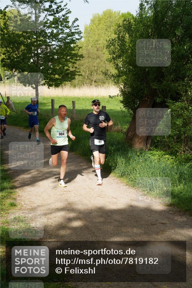 04.05.2025 - 8. Wedeler Halbmarathon Felixshl http://msf.ph/oto/7819182 04.05.2025 10:01:15 Laufen 984, 87 meine-sportfotos.de