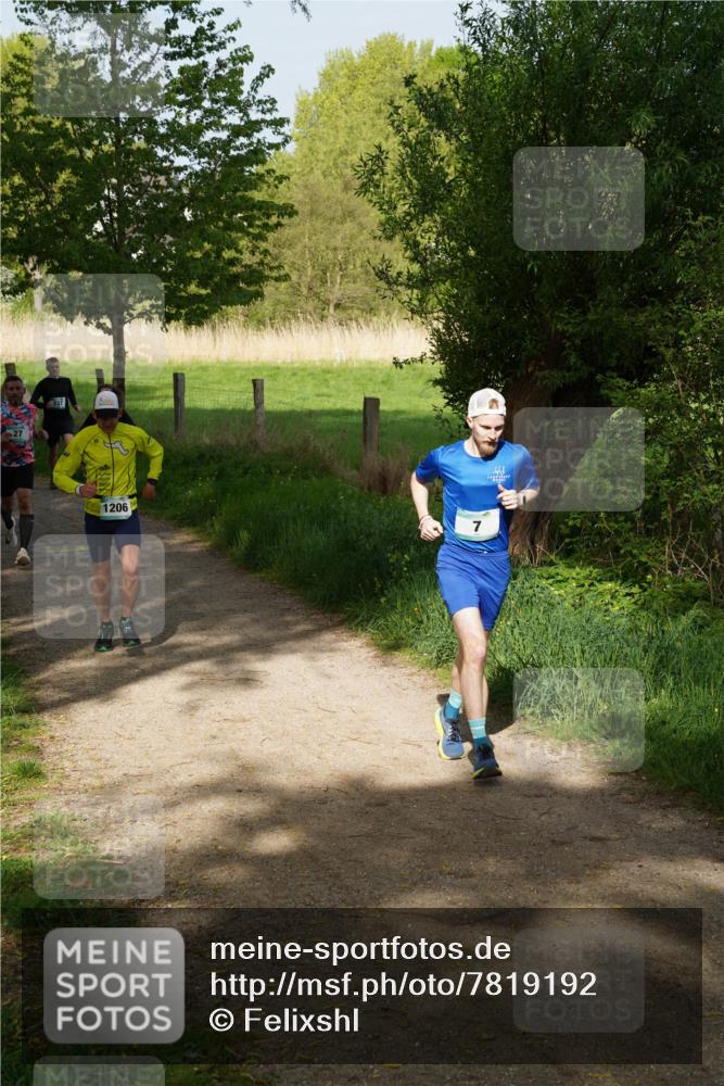 04.05.2025 - 8. Wedeler Halbmarathon Felixshl http://msf.ph/oto/7819192 04.05.2025 10:01:18 Laufen 1206, 7 meine-sportfotos.de