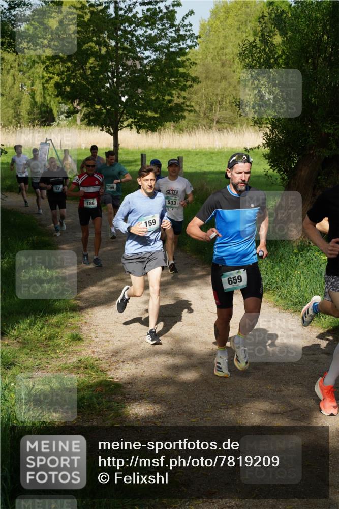 04.05.2025 - 8. Wedeler Halbmarathon Felixshl http://msf.ph/oto/7819209 04.05.2025 10:01:23 Laufen 731, 186, 199, 533, 159, 659 meine-sportfotos.de