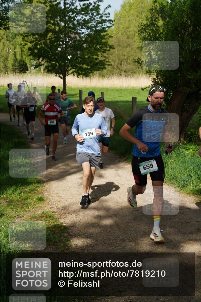 04.05.2025 - 8. Wedeler Halbmarathon Felixshl http://msf.ph/oto/7819210 04.05.2025 10:01:24 Laufen 731, 186, 159, 659 meine-sportfotos.de