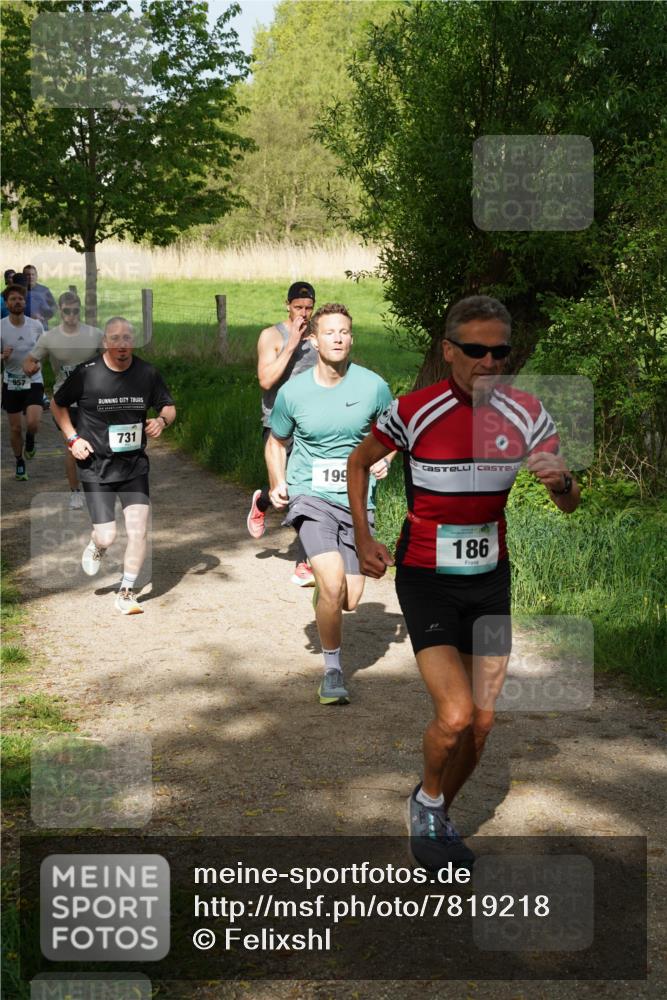 04.05.2025 - 8. Wedeler Halbmarathon Felixshl http://msf.ph/oto/7819218 04.05.2025 10:01:26 Laufen 957, 731, 199, 186 meine-sportfotos.de