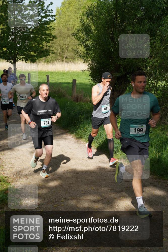 04.05.2025 - 8. Wedeler Halbmarathon Felixshl http://msf.ph/oto/7819222 04.05.2025 10:01:27 Laufen 957, 1092, 851, 731, 199 meine-sportfotos.de