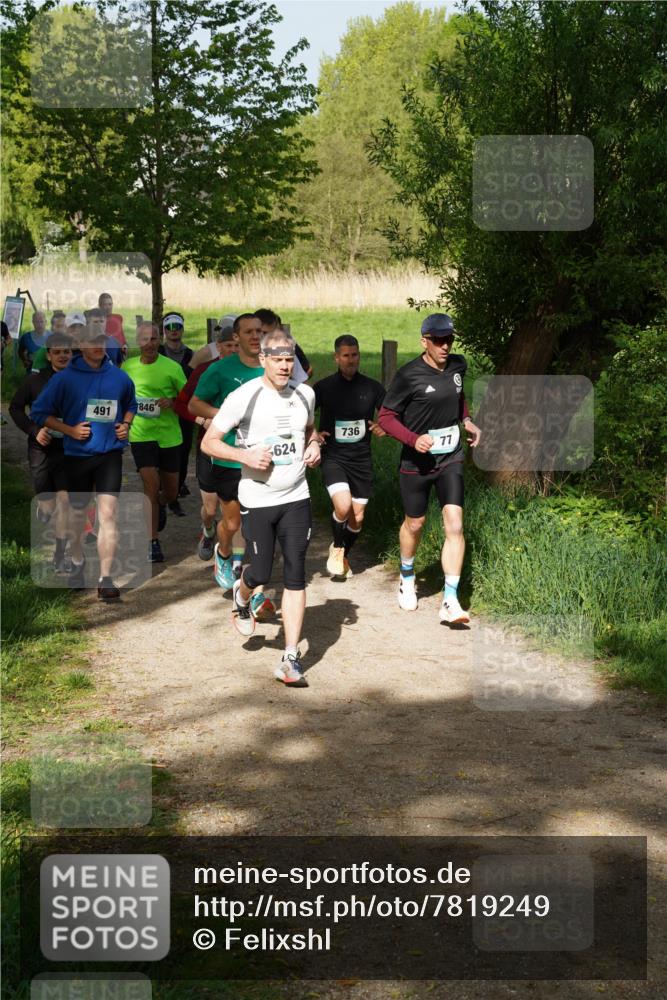 04.05.2025 - 8. Wedeler Halbmarathon Felixshl http://msf.ph/oto/7819249 04.05.2025 10:01:35 Laufen 491, 846, 624, 736, 77 meine-sportfotos.de
