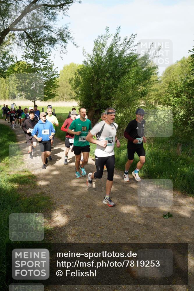 04.05.2025 - 8. Wedeler Halbmarathon Felixshl http://msf.ph/oto/7819253 04.05.2025 10:01:37 Laufen 2, 47, 491, 334, 624, 77 meine-sportfotos.de