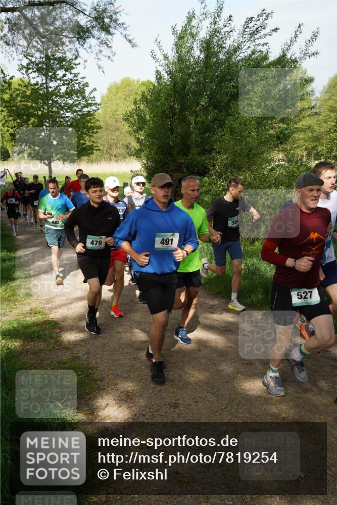 04.05.2025 - 8. Wedeler Halbmarathon Felixshl http://msf.ph/oto/7819254 04.05.2025 10:01:38 Laufen 882, 491, 479, 394, 527 meine-sportfotos.de