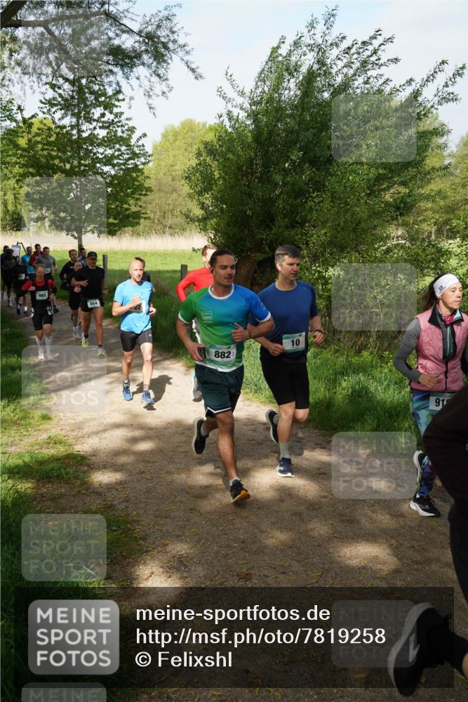 04.05.2025 - 8. Wedeler Halbmarathon Felixshl http://msf.ph/oto/7819258 04.05.2025 10:01:39 Laufen 882, 10 meine-sportfotos.de