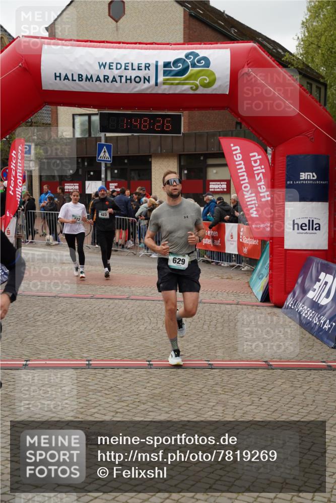 04.05.2025 - 8. Wedeler Halbmarathon Felixshl http://msf.ph/oto/7819269 04.05.2025 11:48:24 Ziel 437, 629 meine-sportfotos.de
