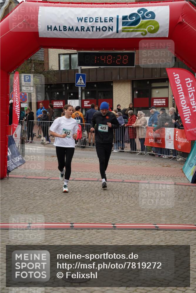 04.05.2025 - 8. Wedeler Halbmarathon Felixshl http://msf.ph/oto/7819272 04.05.2025 11:48:26 Ziel 294, 437, 629 meine-sportfotos.de