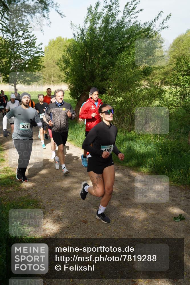 04.05.2025 - 8. Wedeler Halbmarathon Felixshl http://msf.ph/oto/7819288 04.05.2025 10:01:45 Laufen 75, 301, 155 meine-sportfotos.de