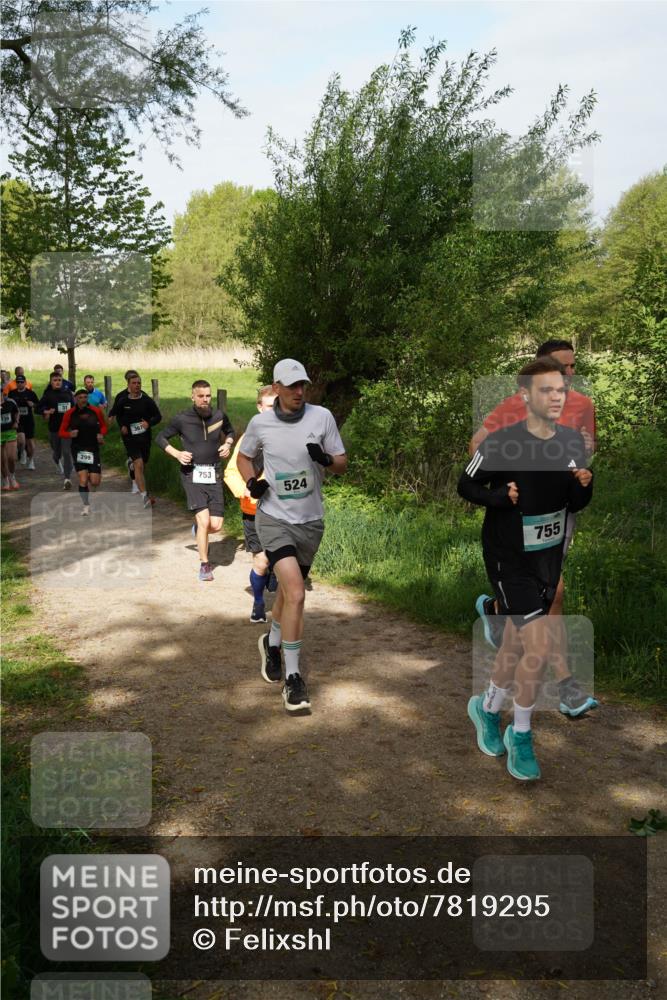 04.05.2025 - 8. Wedeler Halbmarathon Felixshl http://msf.ph/oto/7819295 04.05.2025 10:01:47 Laufen 139, 31, 299, 367, 753, 524, 755 meine-sportfotos.de