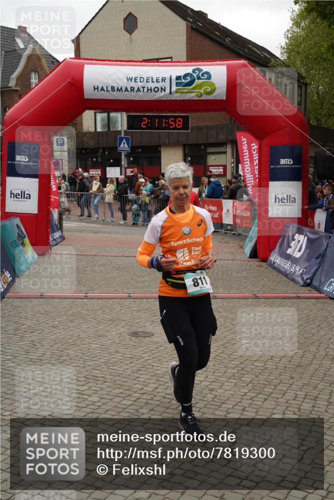 04.05.2025 - 8. Wedeler Halbmarathon Felixshl http://msf.ph/oto/7819300 04.05.2025 12:11:56 Ziel 197, 811, 819 meine-sportfotos.de