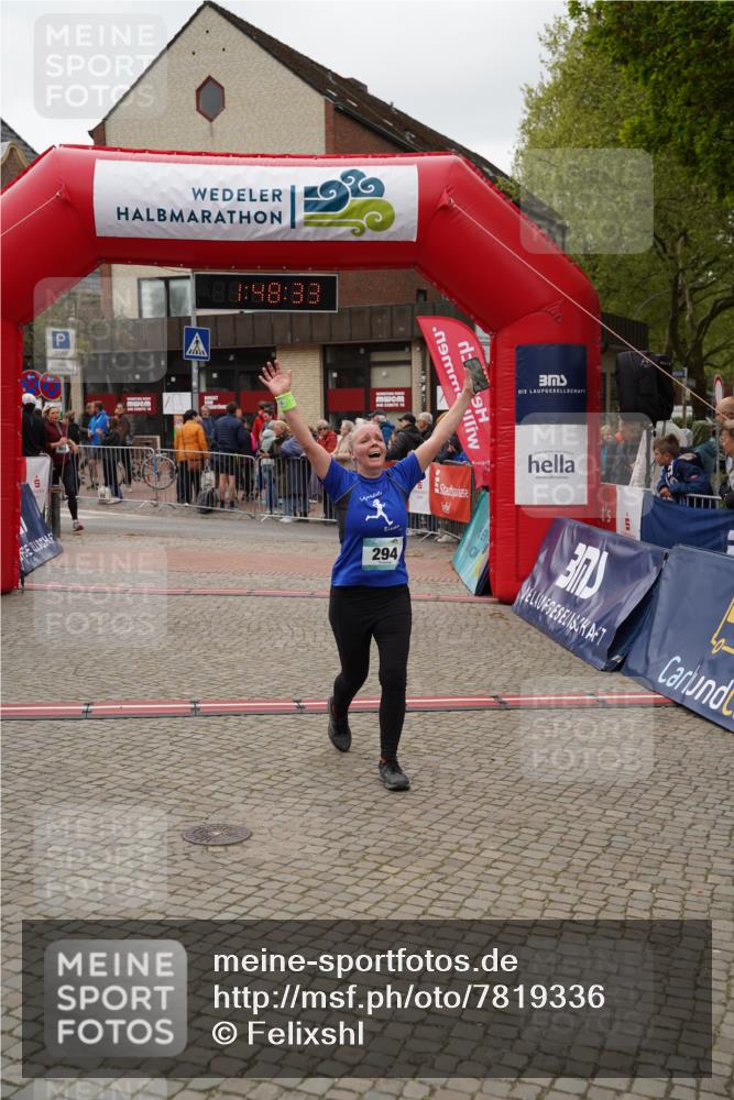 04.05.2025 - 8. Wedeler Halbmarathon Felixshl http://msf.ph/oto/7819336 04.05.2025 11:48:31 Ziel 294, 668 meine-sportfotos.de